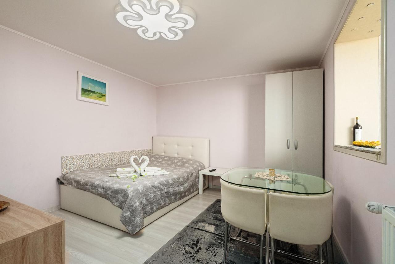 Stone Gate Studio Apartment 1 Bucarest Exterior foto
